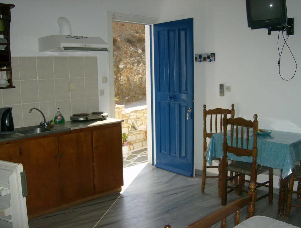 Athina'S Blue Studios Náousa Exterior foto